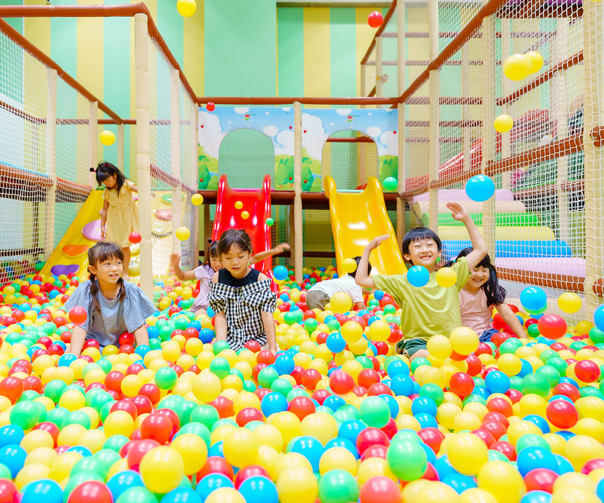 親子の絆を育む室内遊園地キッズユーエスランド